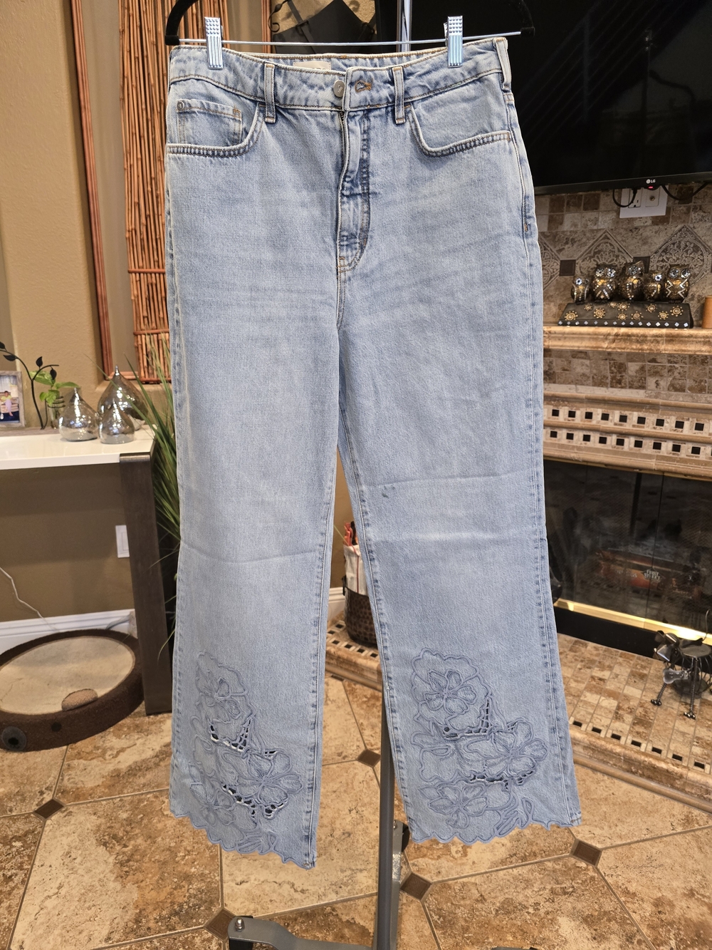 Pilcro Austyn Hight Rise Jeans - Picture 2 of 6
